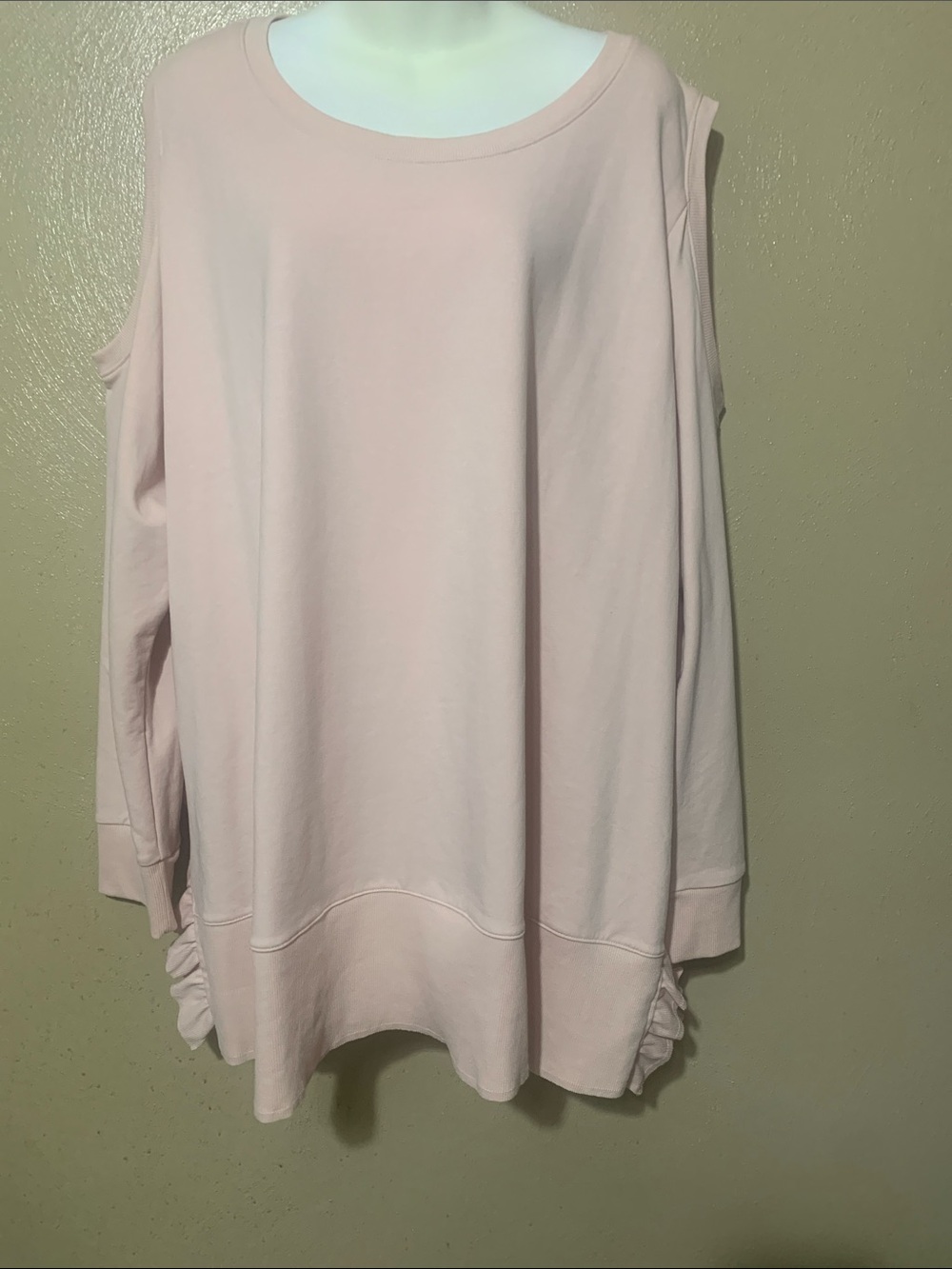 Lane Bryant size 26/28 Soft Pink Cold-Shoulder Ruffle-Hem Sweatshirt NWT